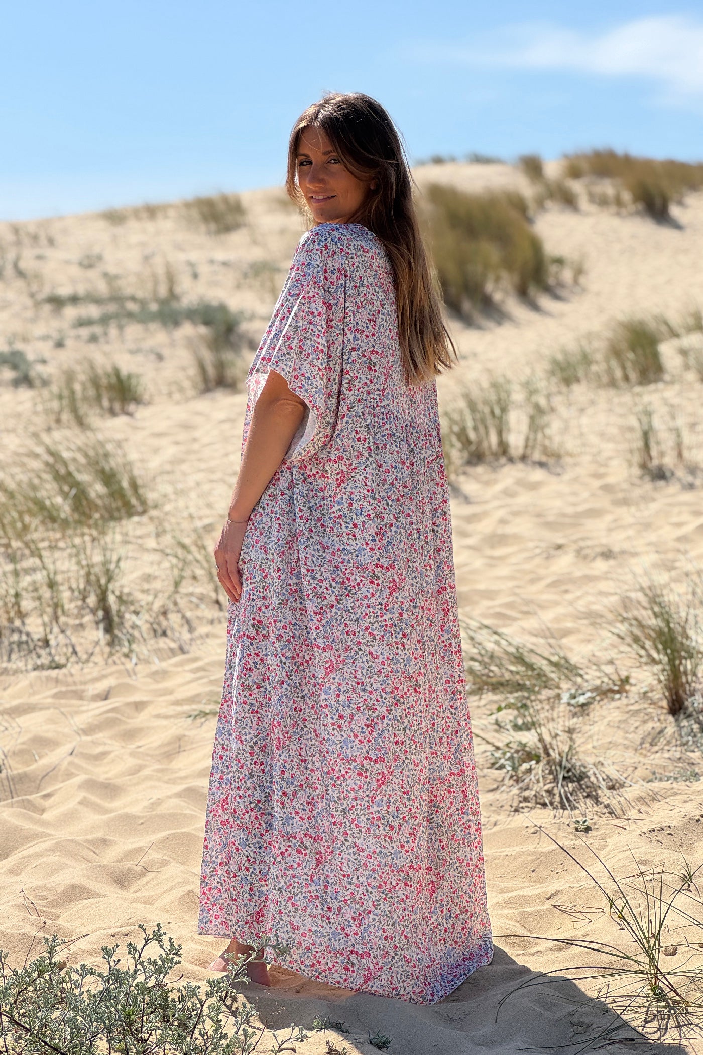 Robe longue fluide col V manches courtes imprimé liberty fuchsia