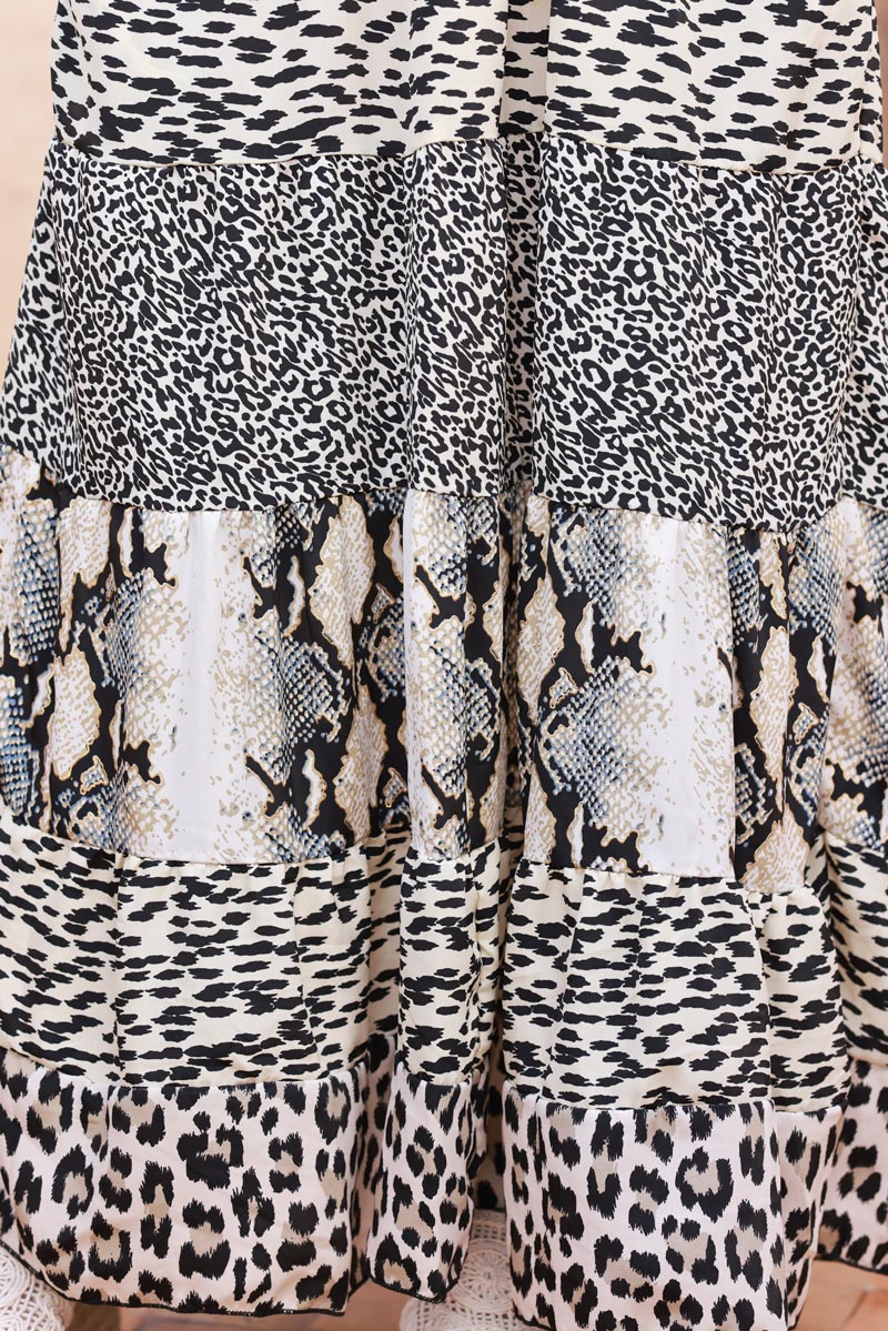 Robe longue fluide toucher soie smockée imprimé python léopard