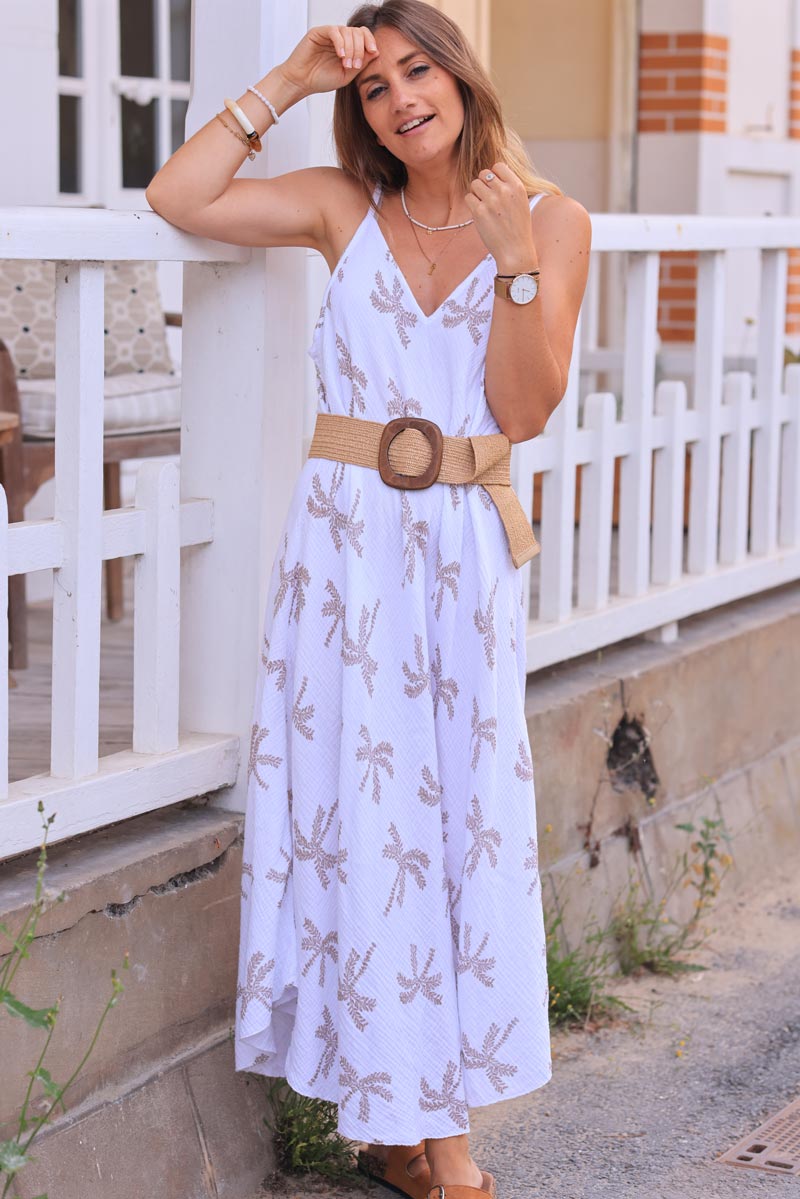 Robe mi longue blanche à bretelles en gaze de coton motifs palmiers camel effet broderie