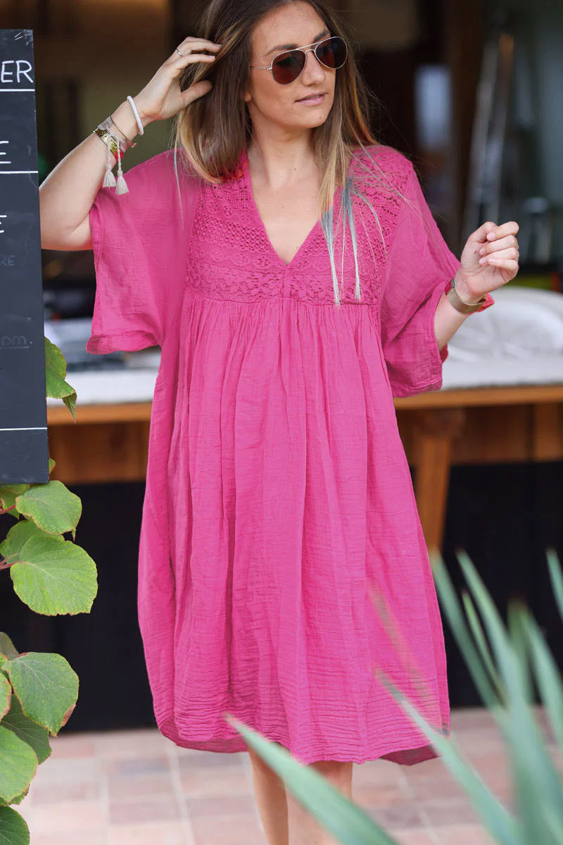 Robe fuchsia légère voile de coton haut dentelle