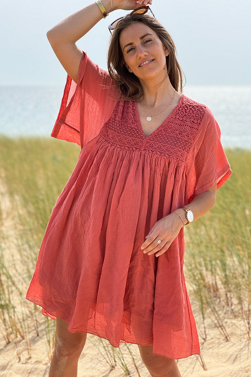 Robe terracotta légère voile de coton haut dentelle
