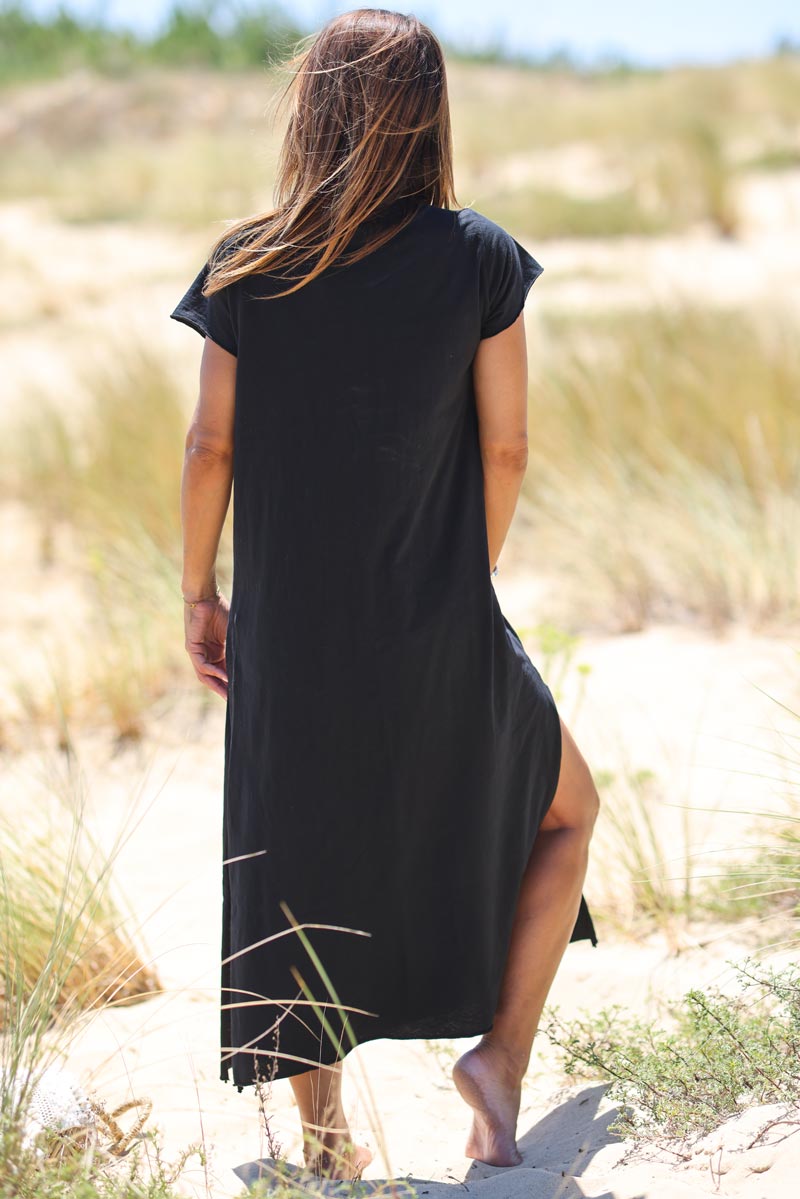 Black V-neck maxi t-shirt dress with trio fish