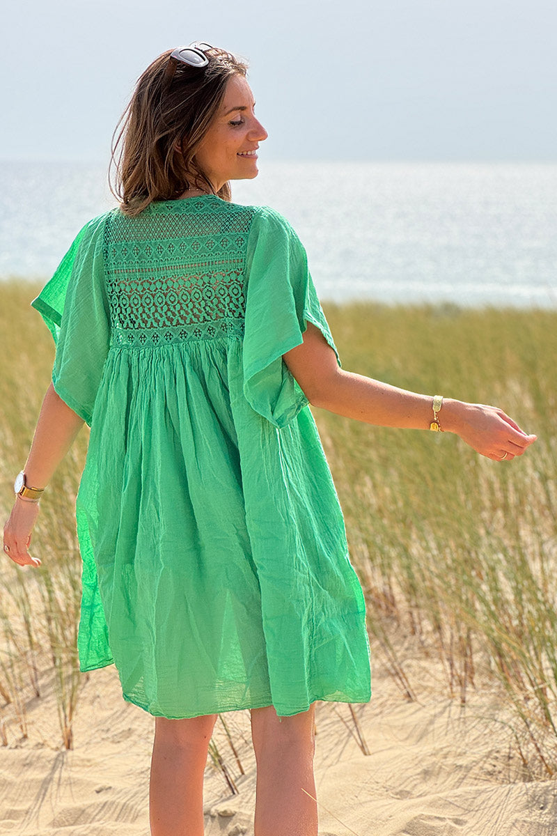 Robe verte légère voile de coton haut dentelle