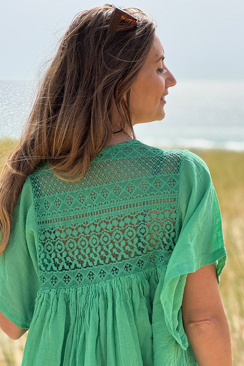 Robe verte légère voile de coton haut dentelle