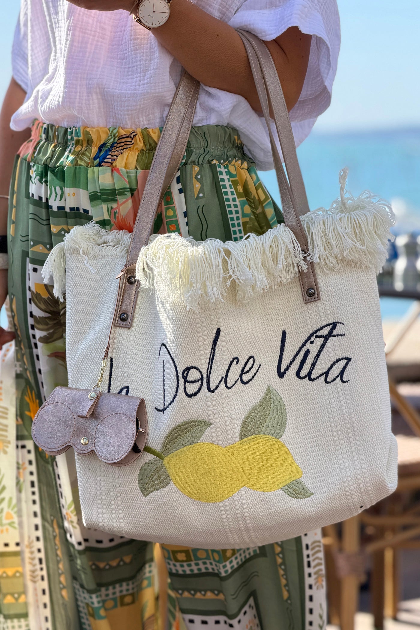 Sac cabas beige broderie Dolce Vita citrons détails franges et fermeture zip
