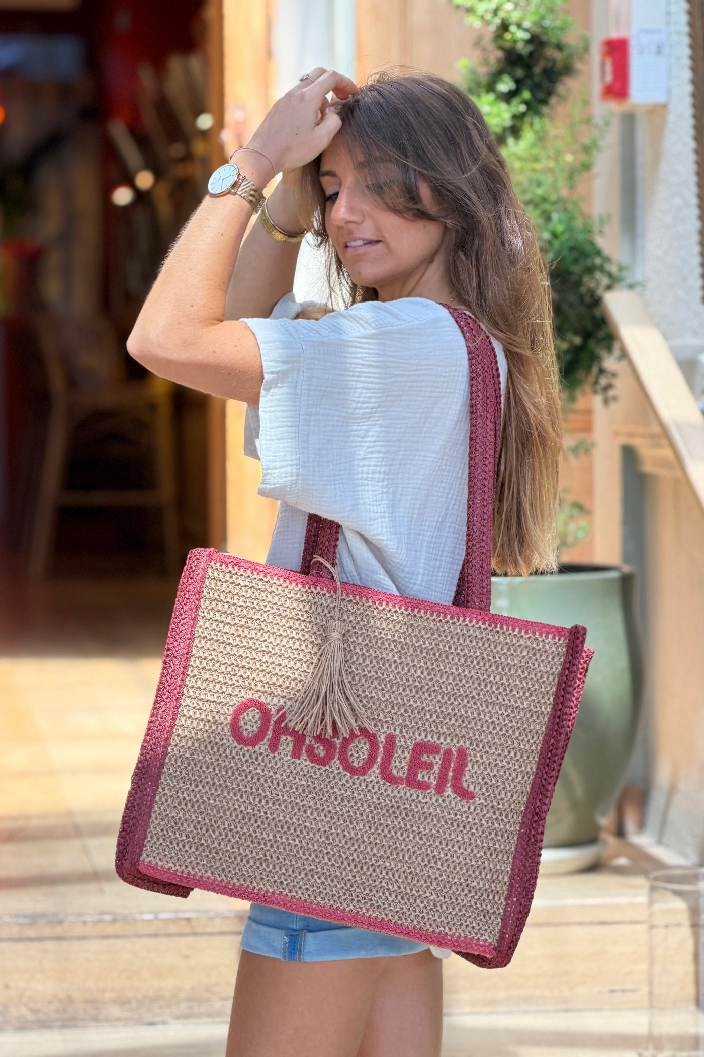 Sac cabas en style raphia paille camel et bordeaux broderie "Oh Soleil"