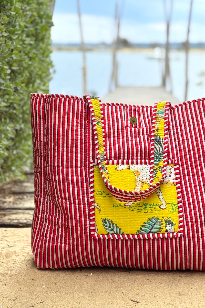 Sac cabas jaune en coton matelasse réversible imprimé jungle ou rayures rouge
