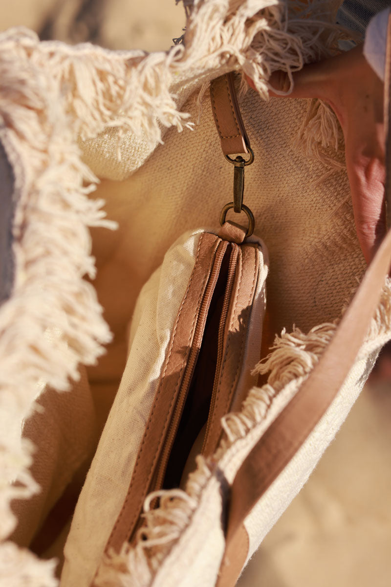 Sac cabas mou en coton écru détails franges avec pochette