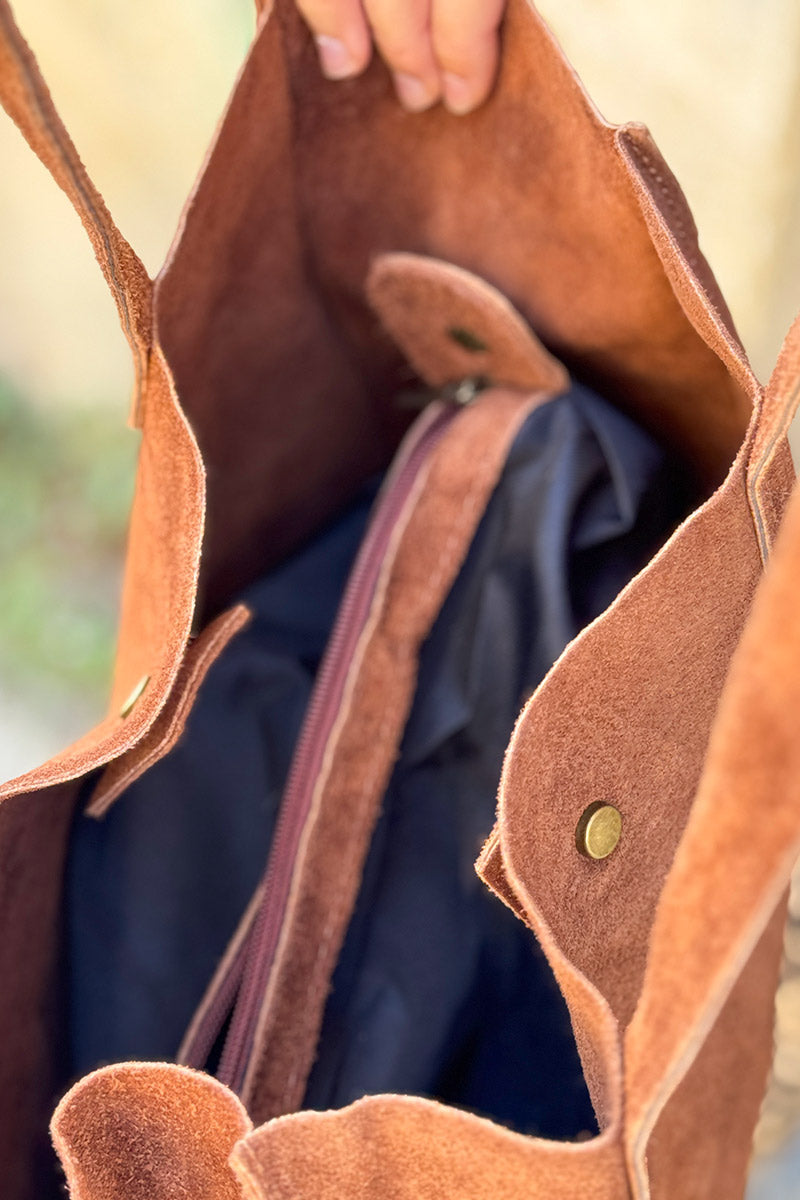 Sac en cuir velours camel forme tote bag avec grande pochette