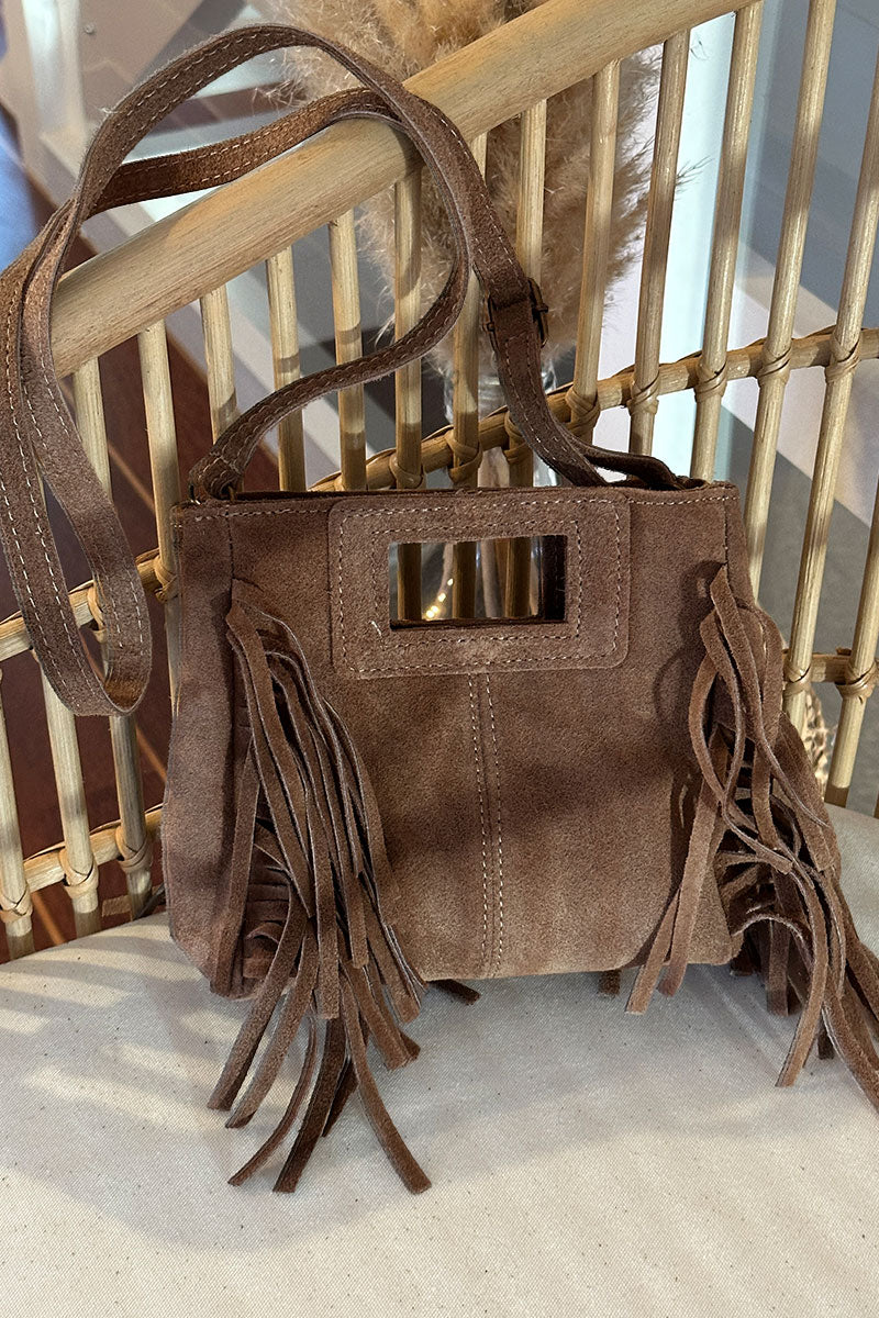 Sac à main à franges taupe en cuir suède anse poignée et bandoulière mini format