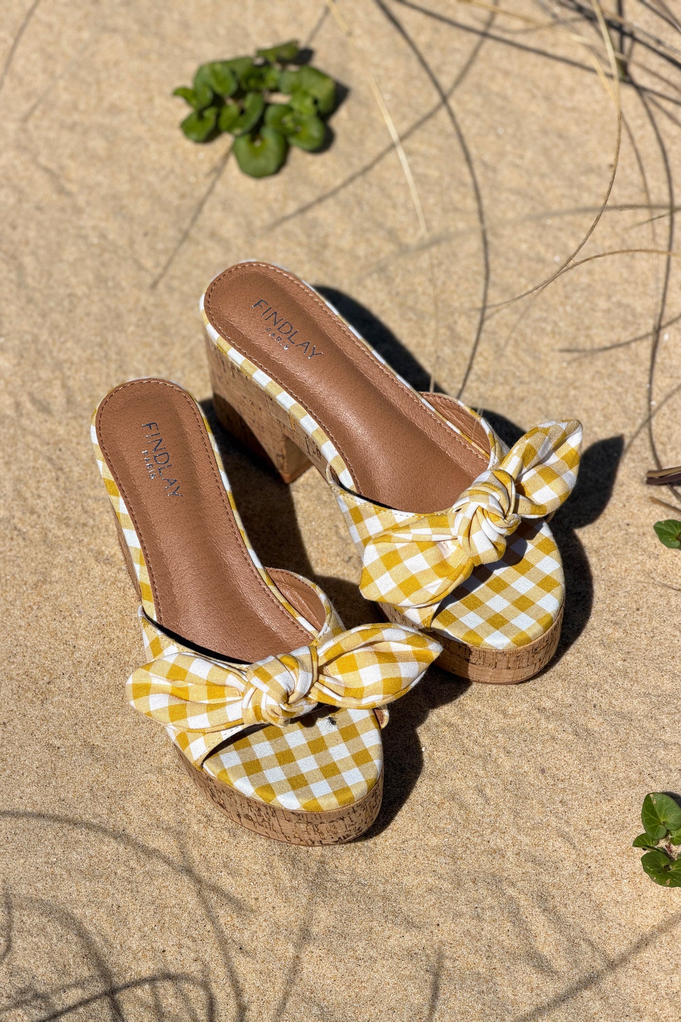 Sandales mules à talons liège carreaux vichy jaune avec nœud