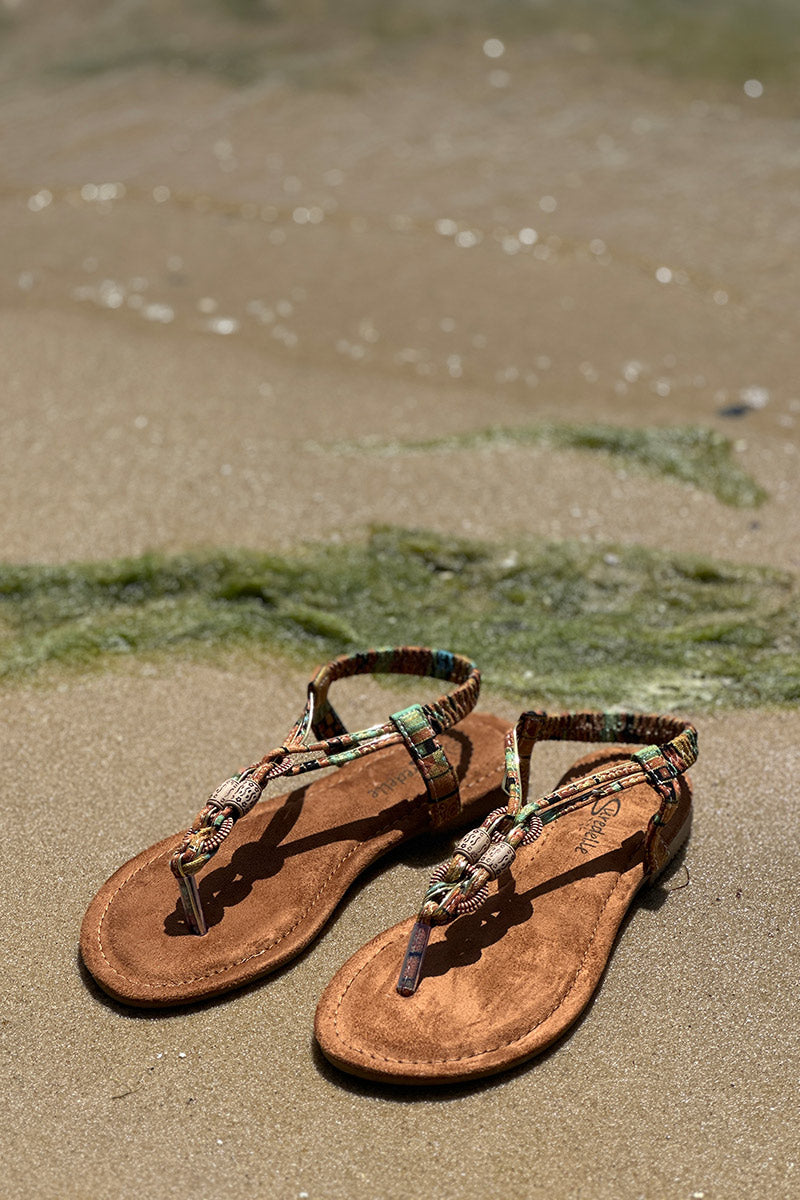 Sandales tongs tissu camel imprimé wax perles et détails gold