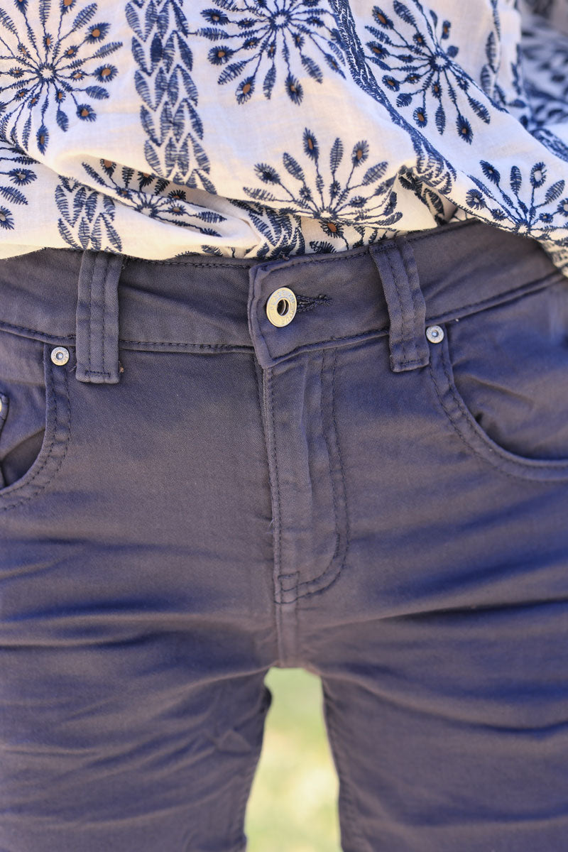 Short basique bleu marine stretch et confort