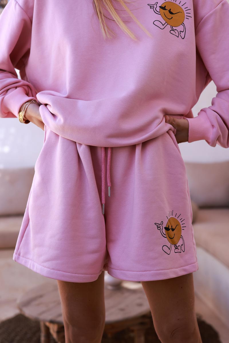Short confort rose en coton mélangé style jogging smiley soleil lunettes