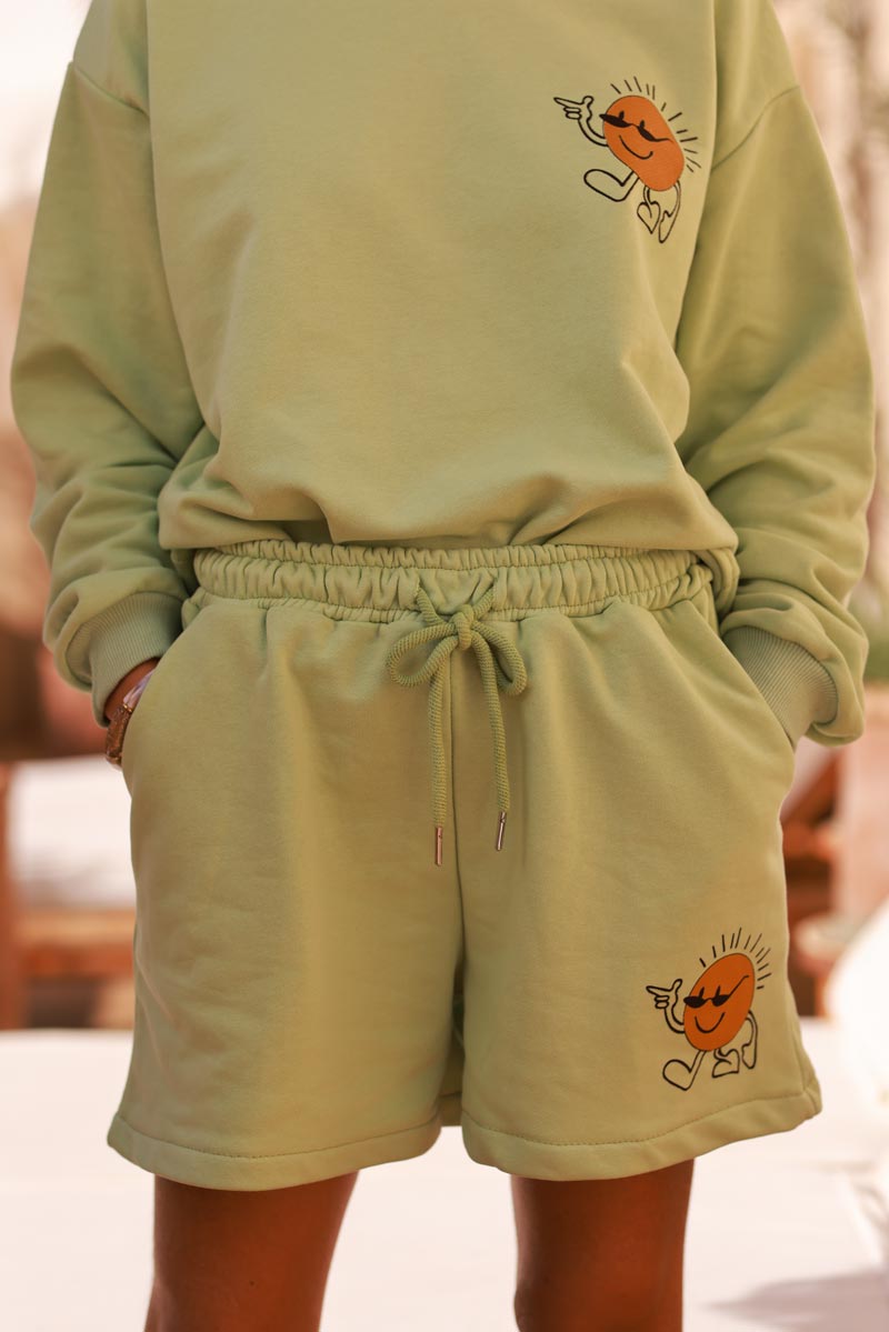 Short confort vert en coton mélangé style jogging smiley soleil lunettes