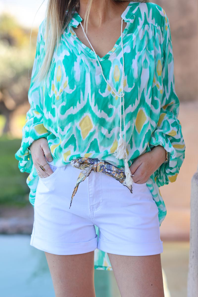 Short en jean blanc avec revers ceinture foulard imprime h059 (1)