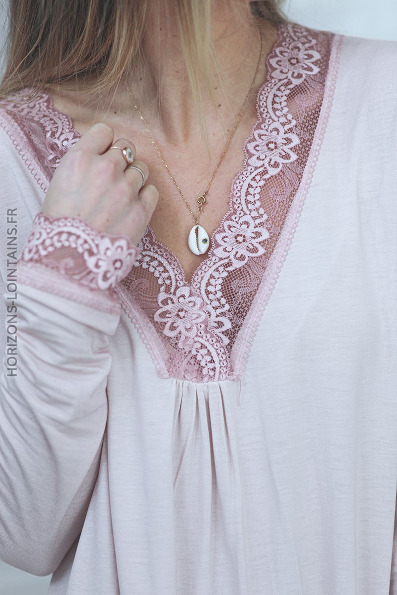 Sous pull rose poudré petite dentelle D295 (1)