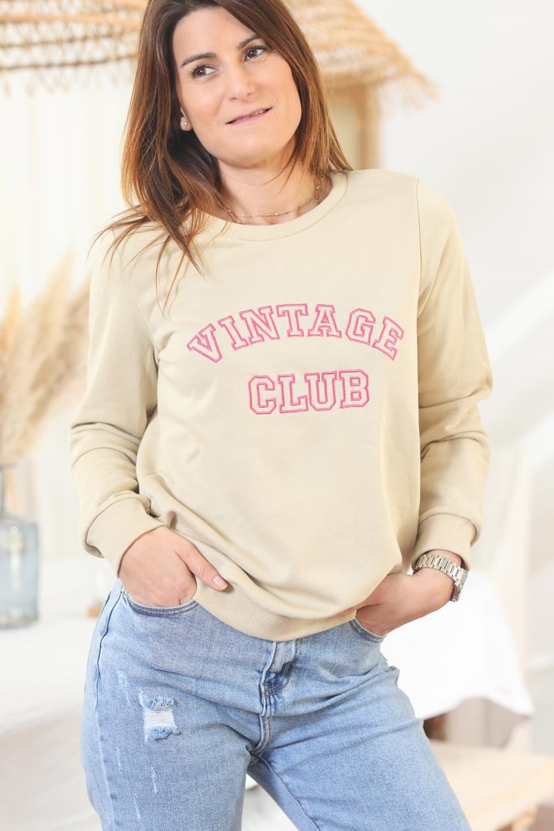 Beige sweatshirt with Vintage Club embroidery - Horizons Lointains