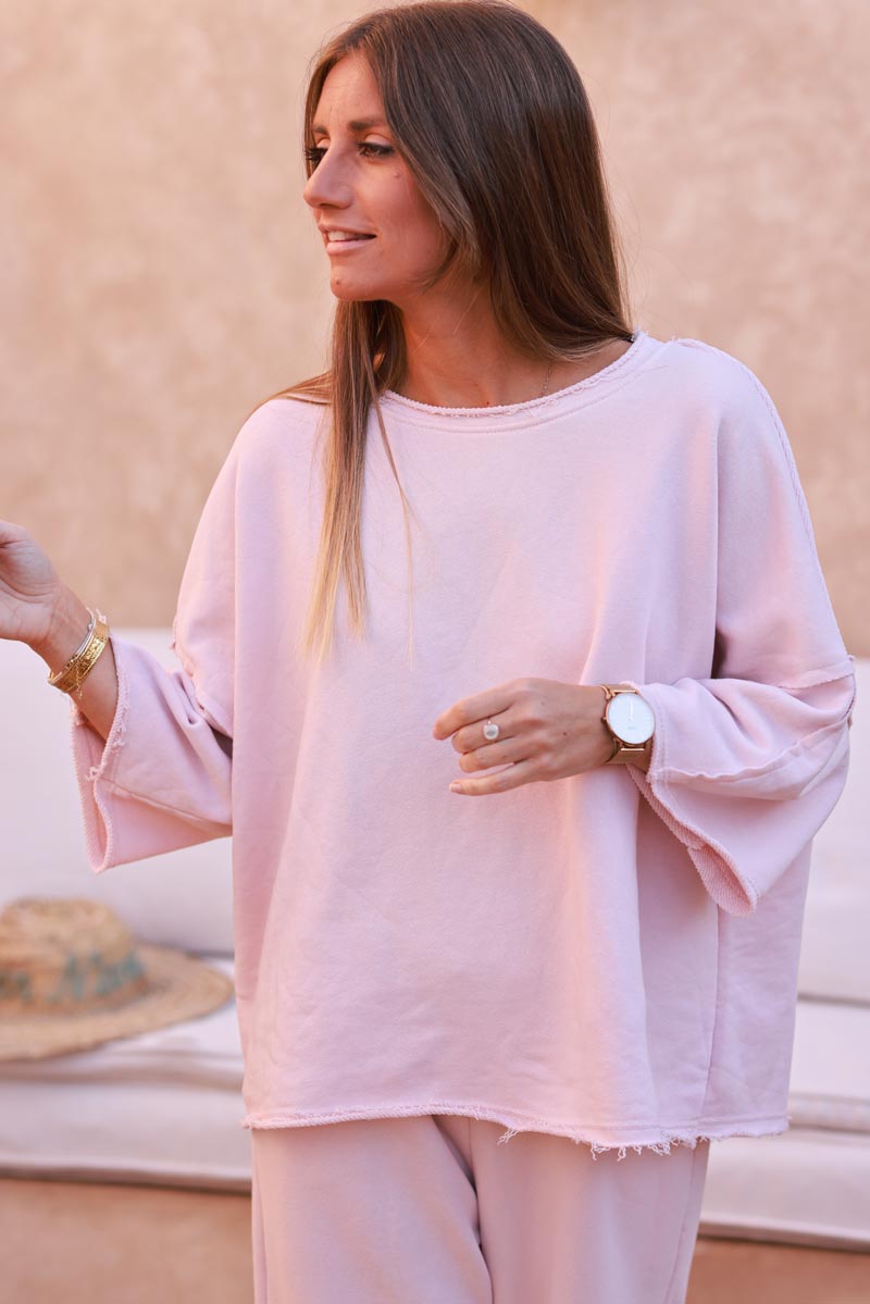 Sweat confort rose pâle manches 3/4 loose détails effilochés coutures apparentes