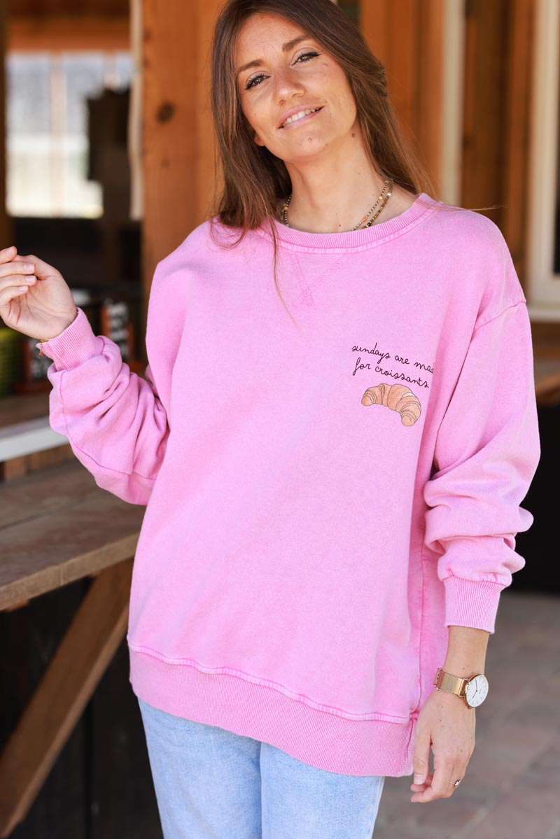 Sweat loose rose délavé imprimé Croissant et message Sundays