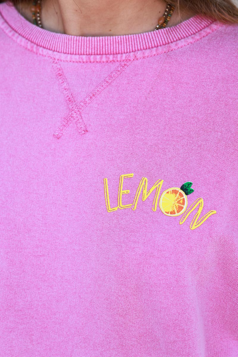 Sweat loose rose délavé inscription lemon devant et gros citron dos
