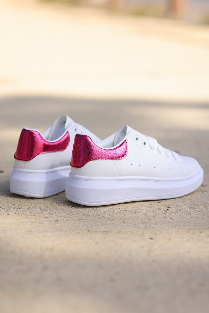 Tennis blanches à plateforme talon fuchsia brillant