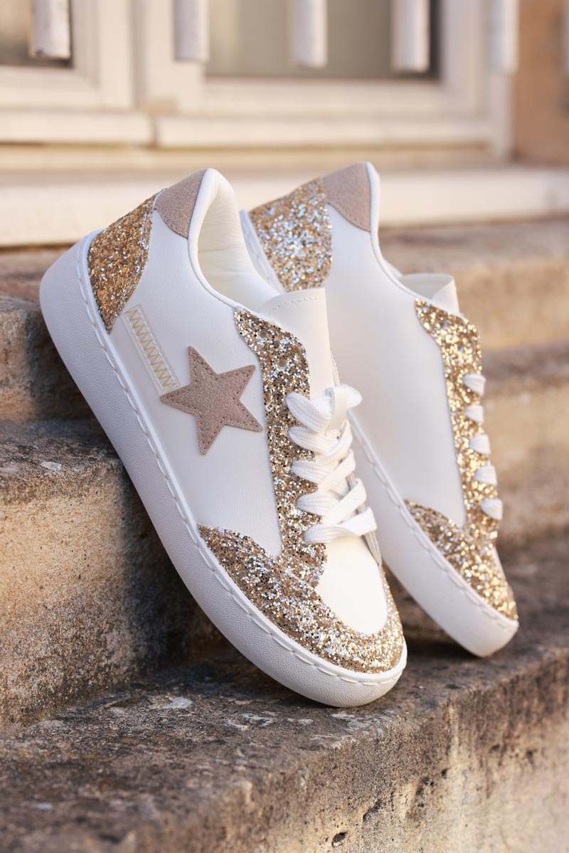Tennis blanches détails pailletés gold étoile suédine beige