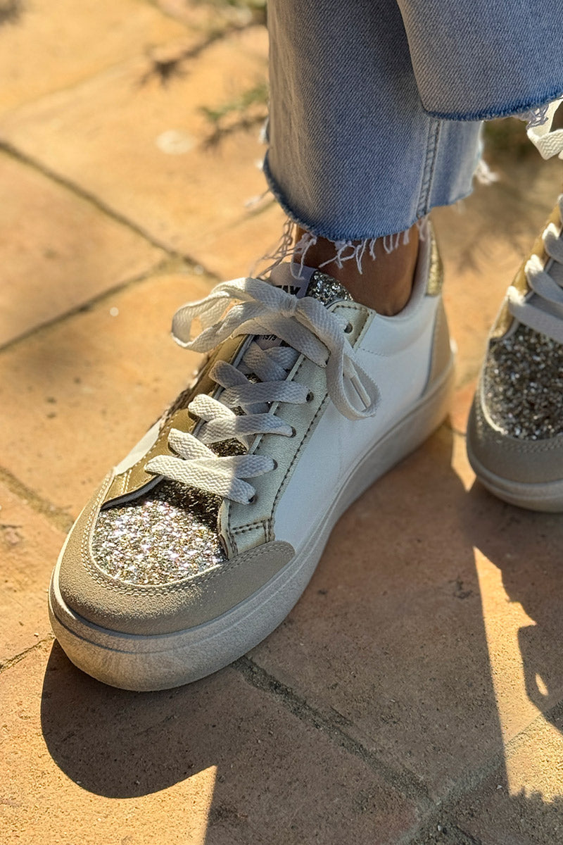 Tennis blanches et beige détail paillettes et gold étoile léopard