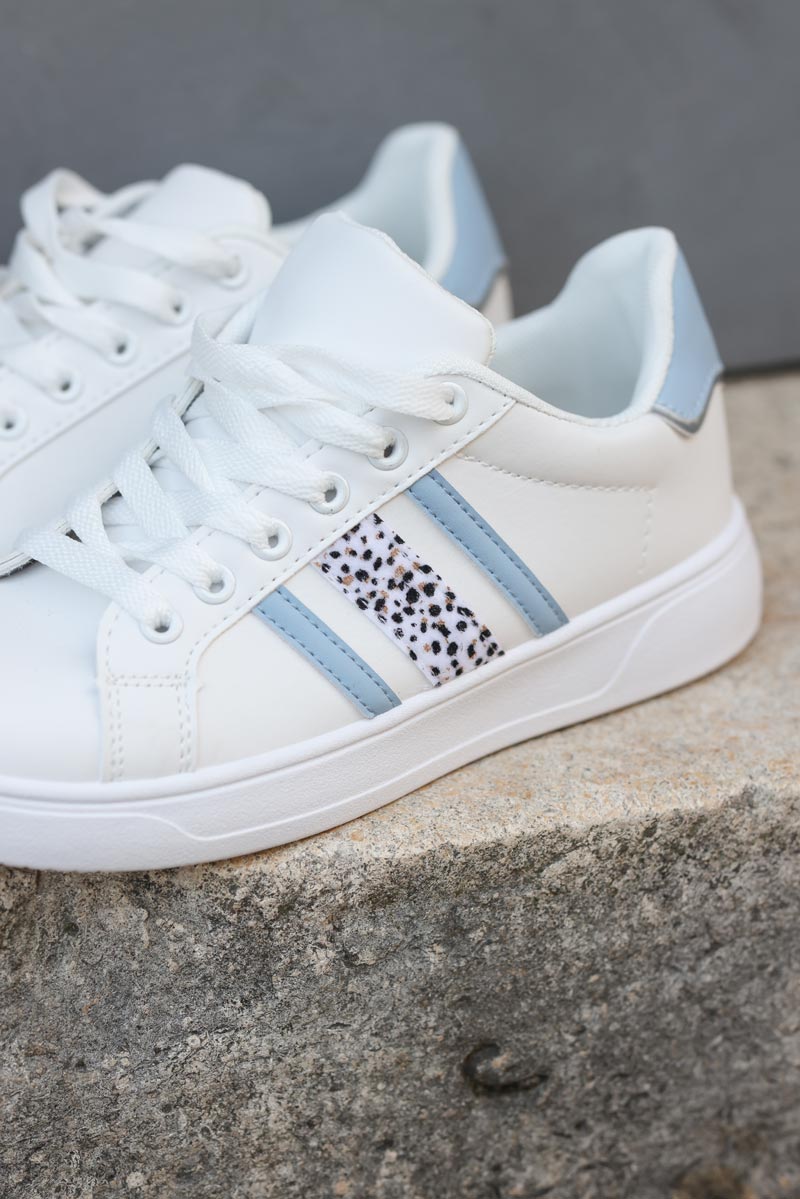 Tennis blanches trio rayures leopard et bleu ciel g096 (1)