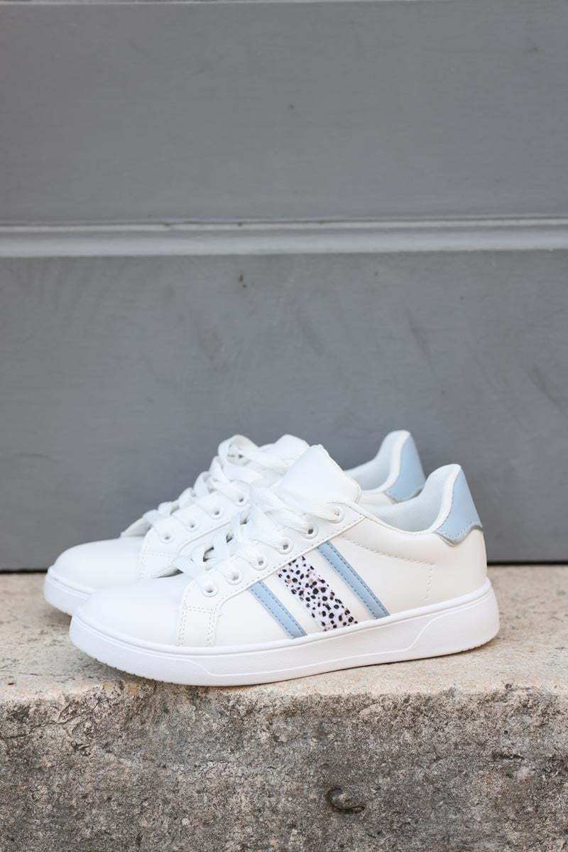 Tennis blanches trio rayures leopard et bleu ciel g096 (1)
