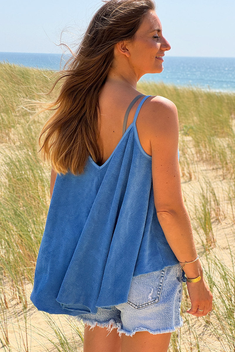 Top bleu roi à bretelles camel en éponge souple