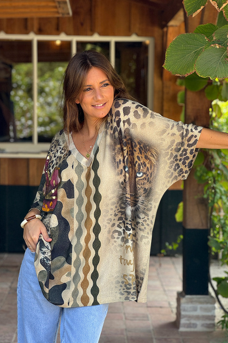 Top brillant beige large imprimé camo et tête de léopard