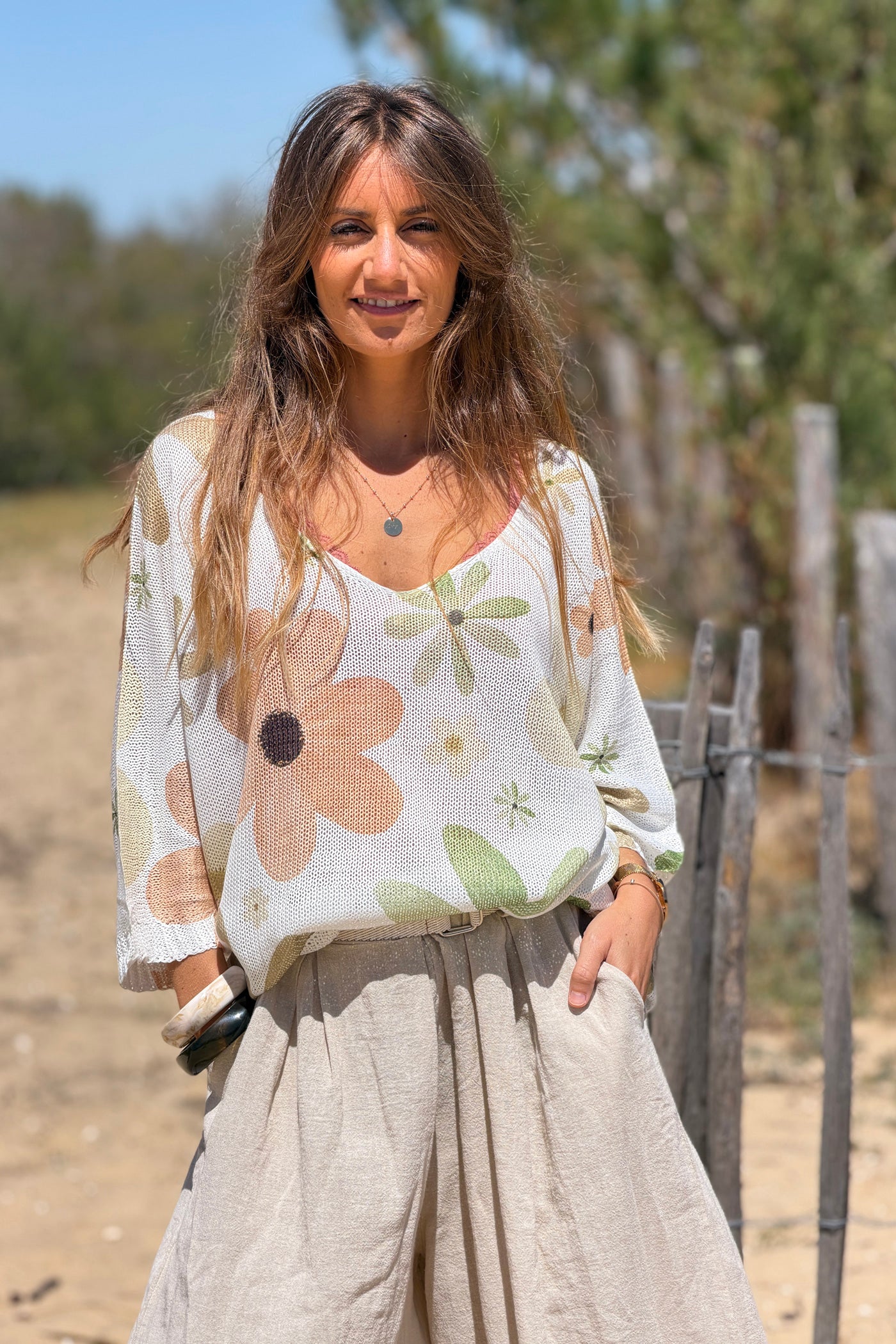 Top en maille coton manches chauve souris imprimé marguerite marron et kaki