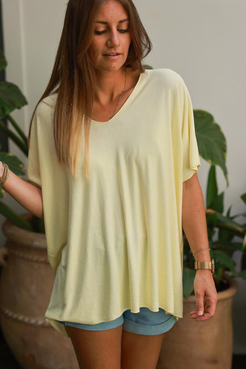 Top jaune pâle fluide confort et stretch col v