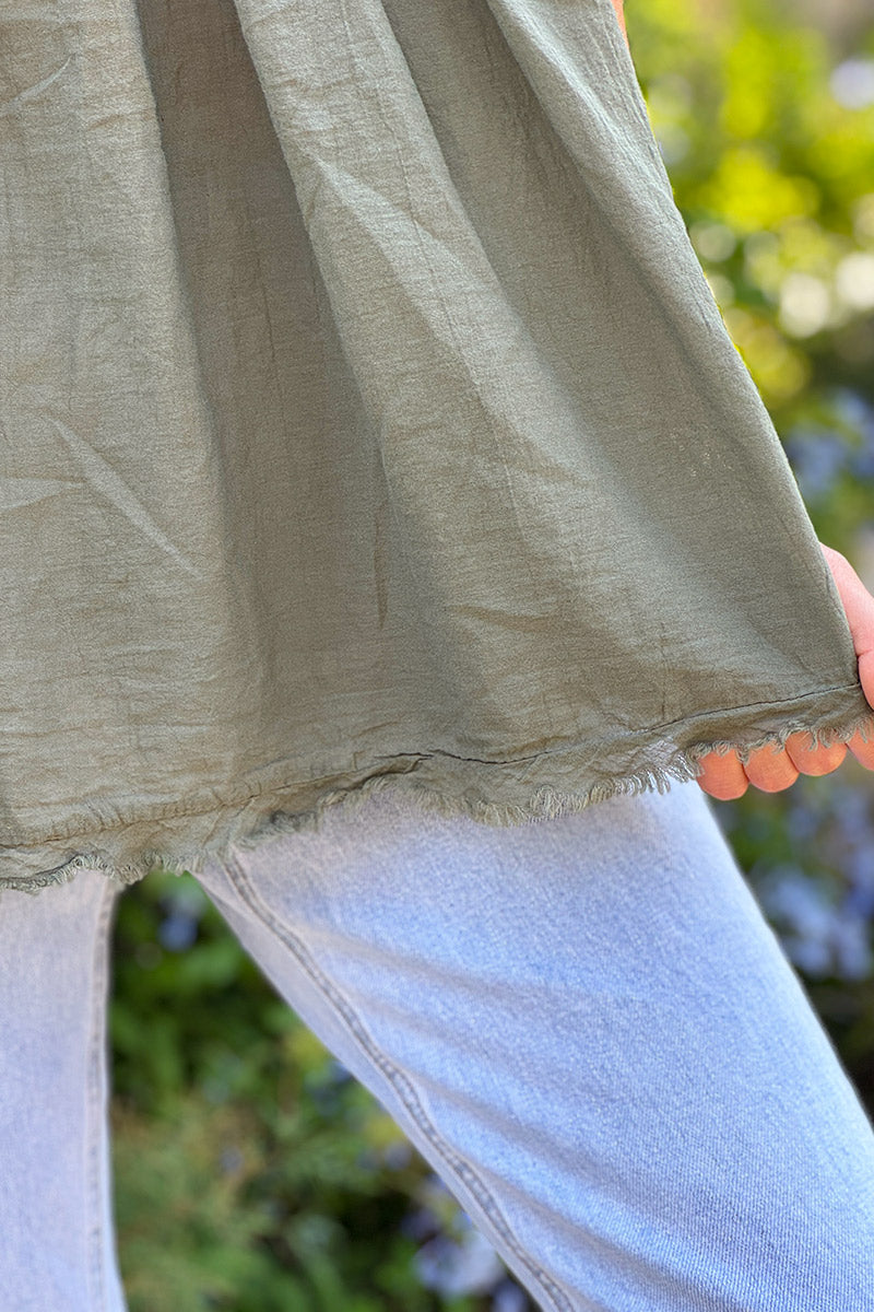 Top kaki en coton details col et dos en broderie anglaise