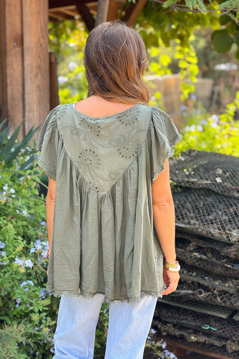 Top kaki en coton details col et dos en broderie anglaise