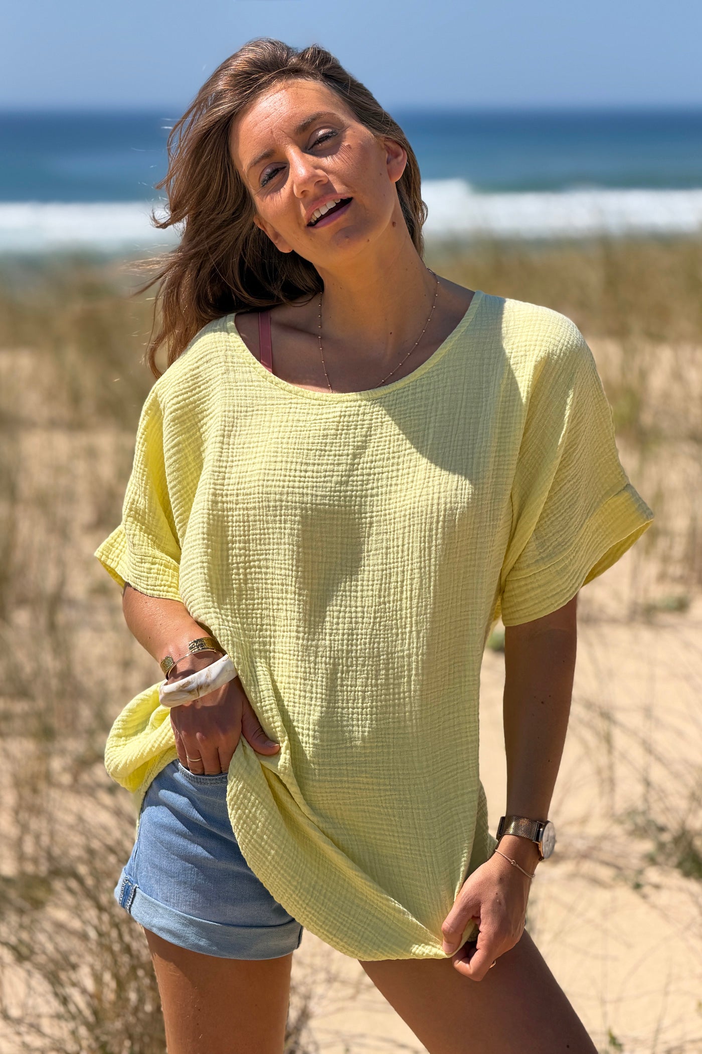 Top large jaune en gaze de coton basique col rond