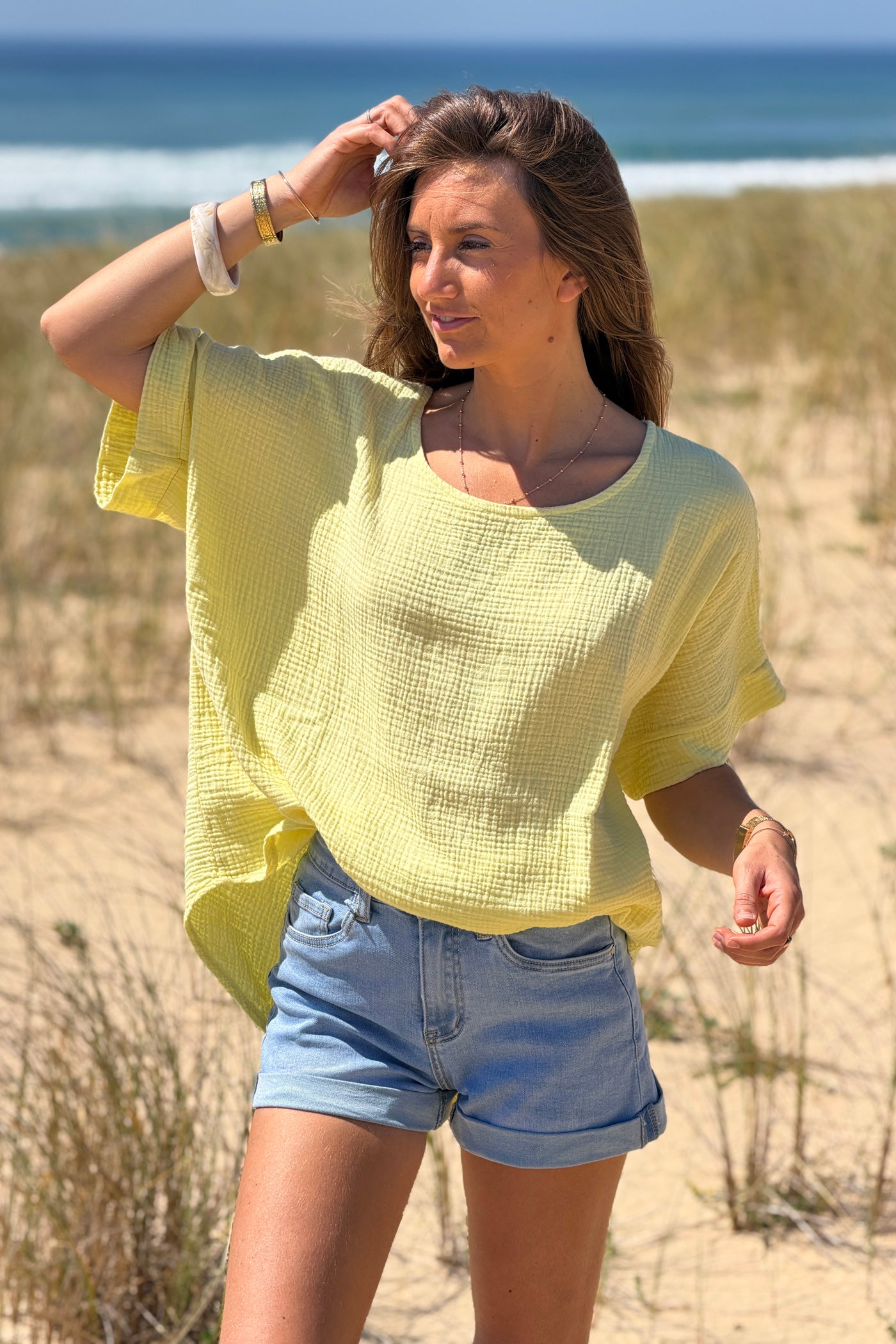 Top large jaune en gaze de coton basique col rond