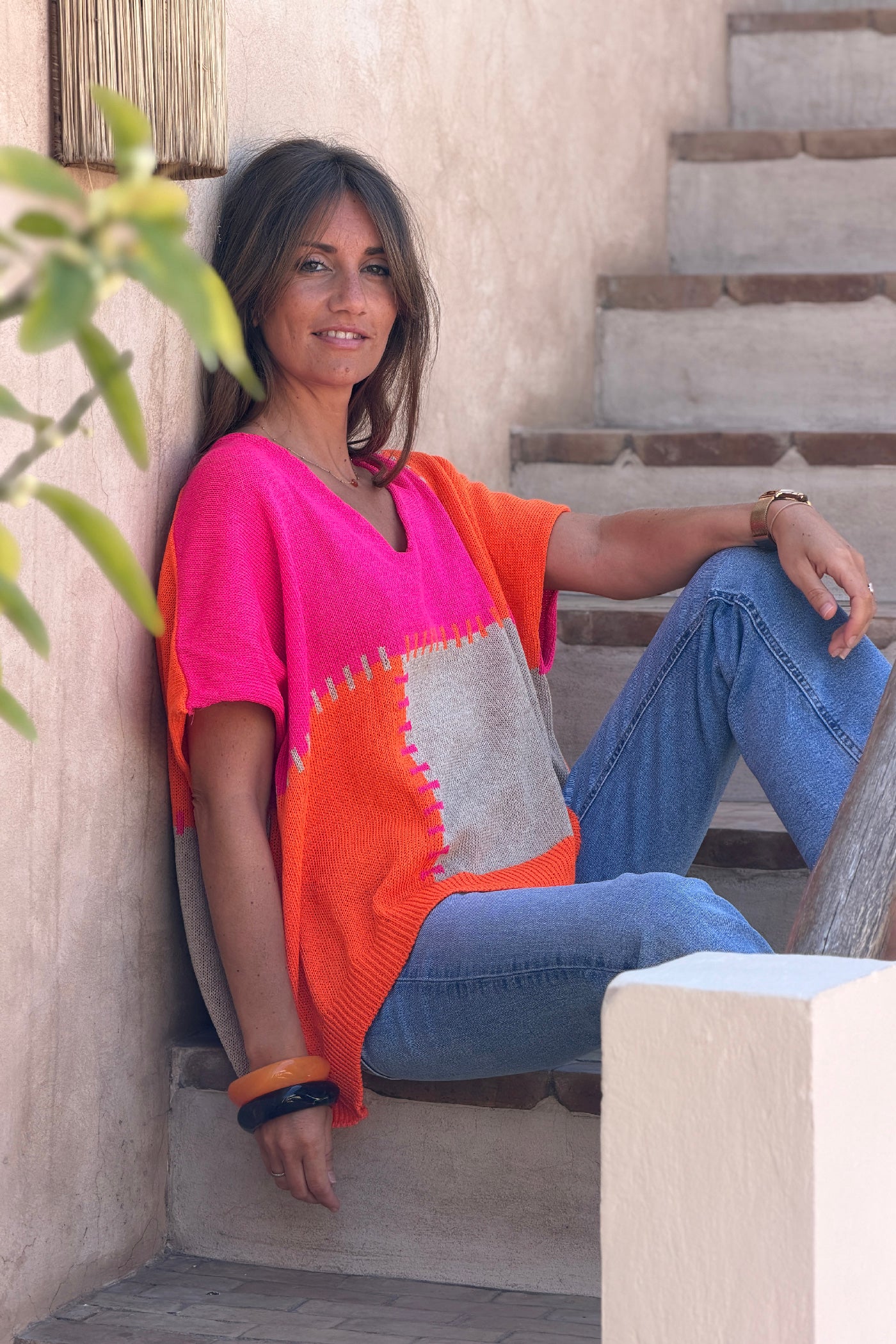 Top maille coton large motif patchwork orange et fuchsia