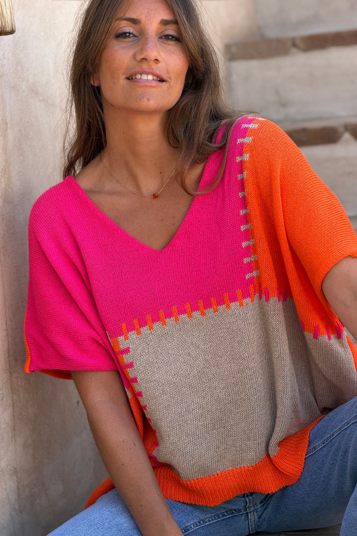 Top maille coton large motif patchwork orange et fuchsia