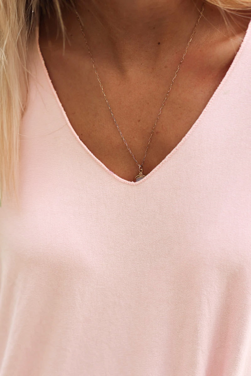 Top rose pâle fluide confort et stretch col v