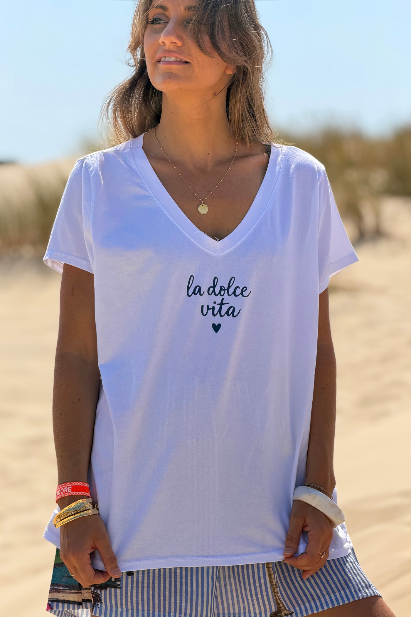 Tshirt blanc en coton Dolce Vita bleu marine col v
