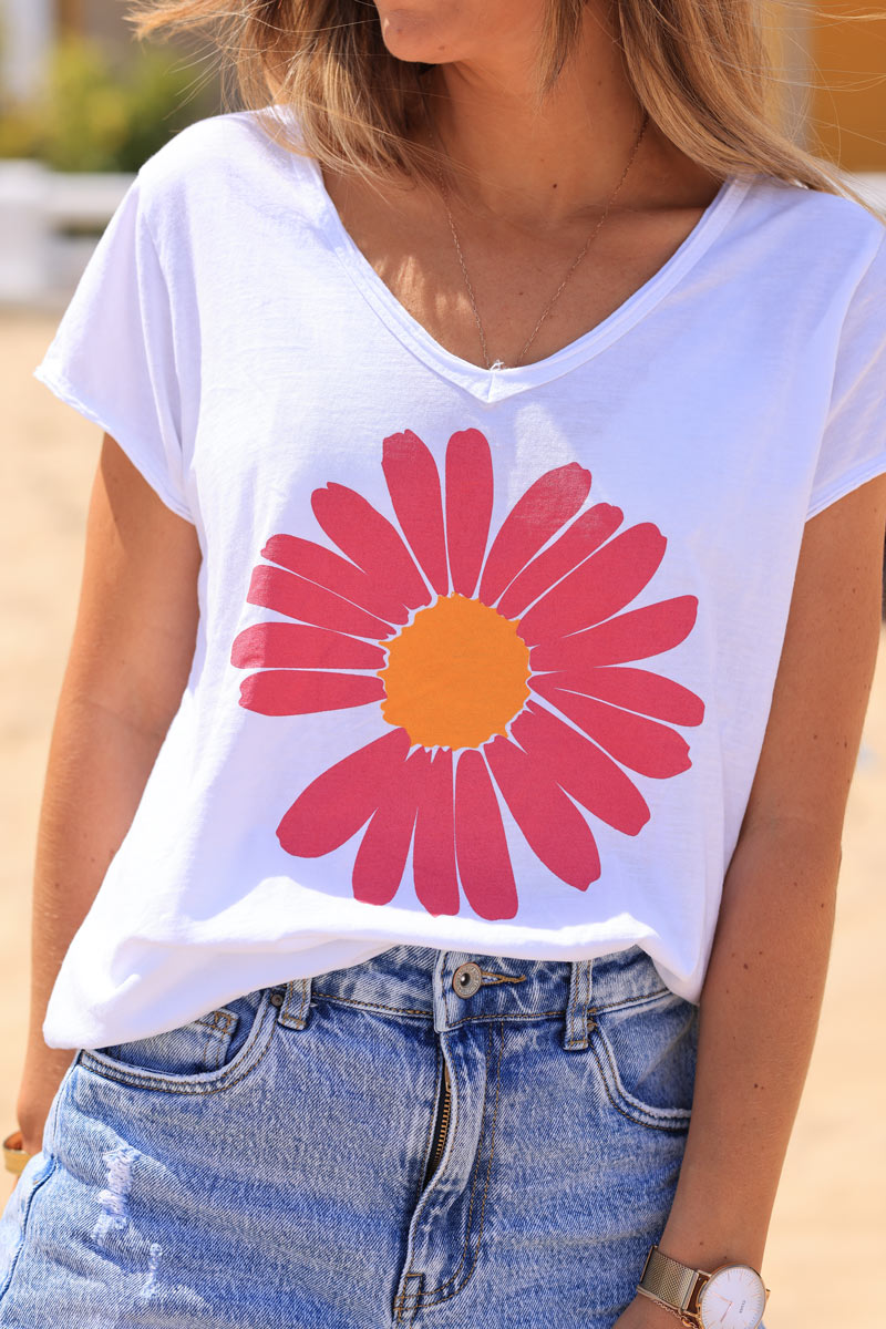White V-neck cotton t-shirt with large fuchsia daisy print