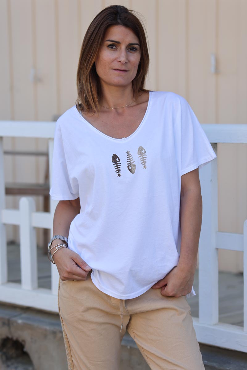 White cotton v-neck t-shirt with glitter fish design