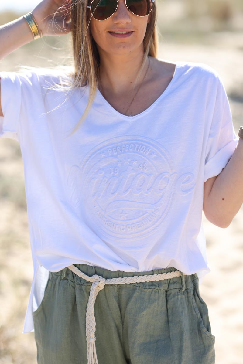 T-shirt blanc loose manches courtes logo vintage relief