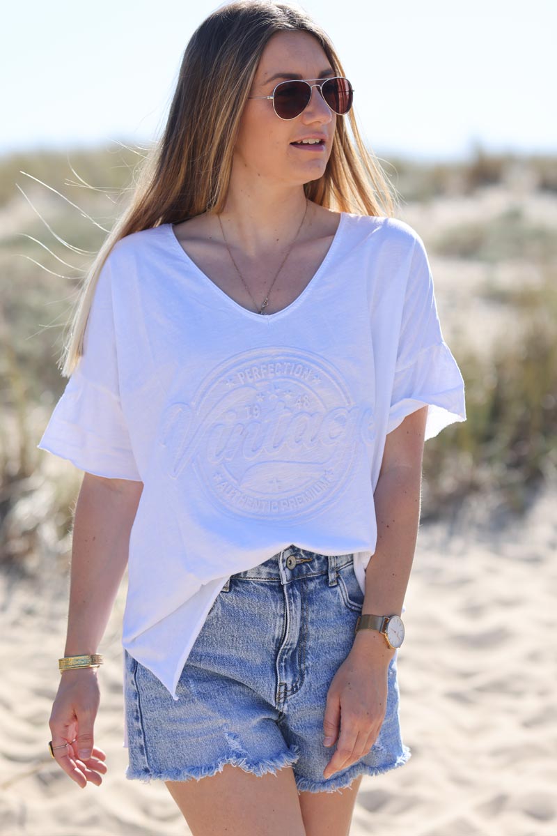 T-shirt blanc loose manches courtes logo vintage relief