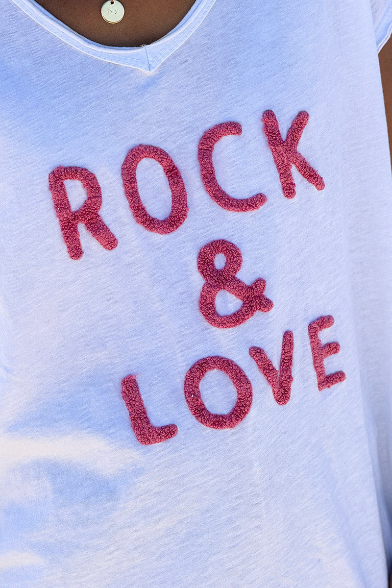 Tshirt blanc manches courtes col V rock and roll en bouclettes rose