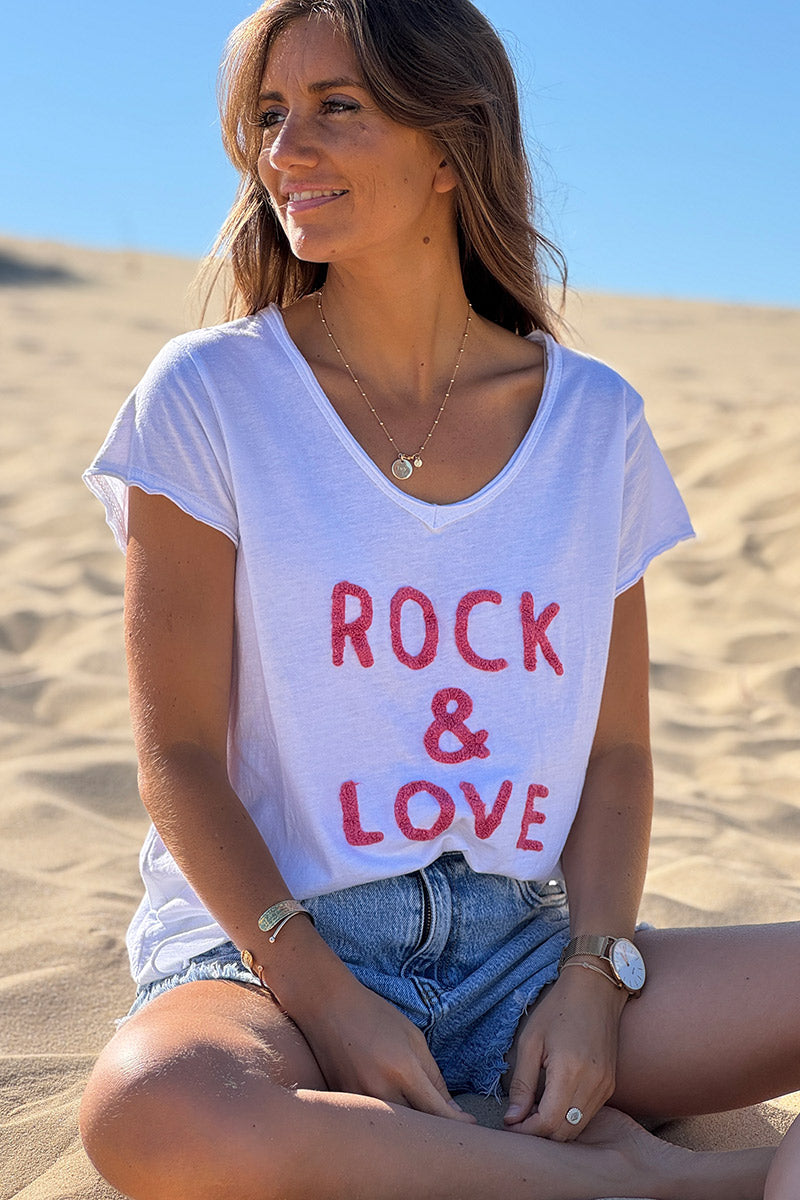 Tshirt blanc manches courtes col V rock and roll en bouclettes rose