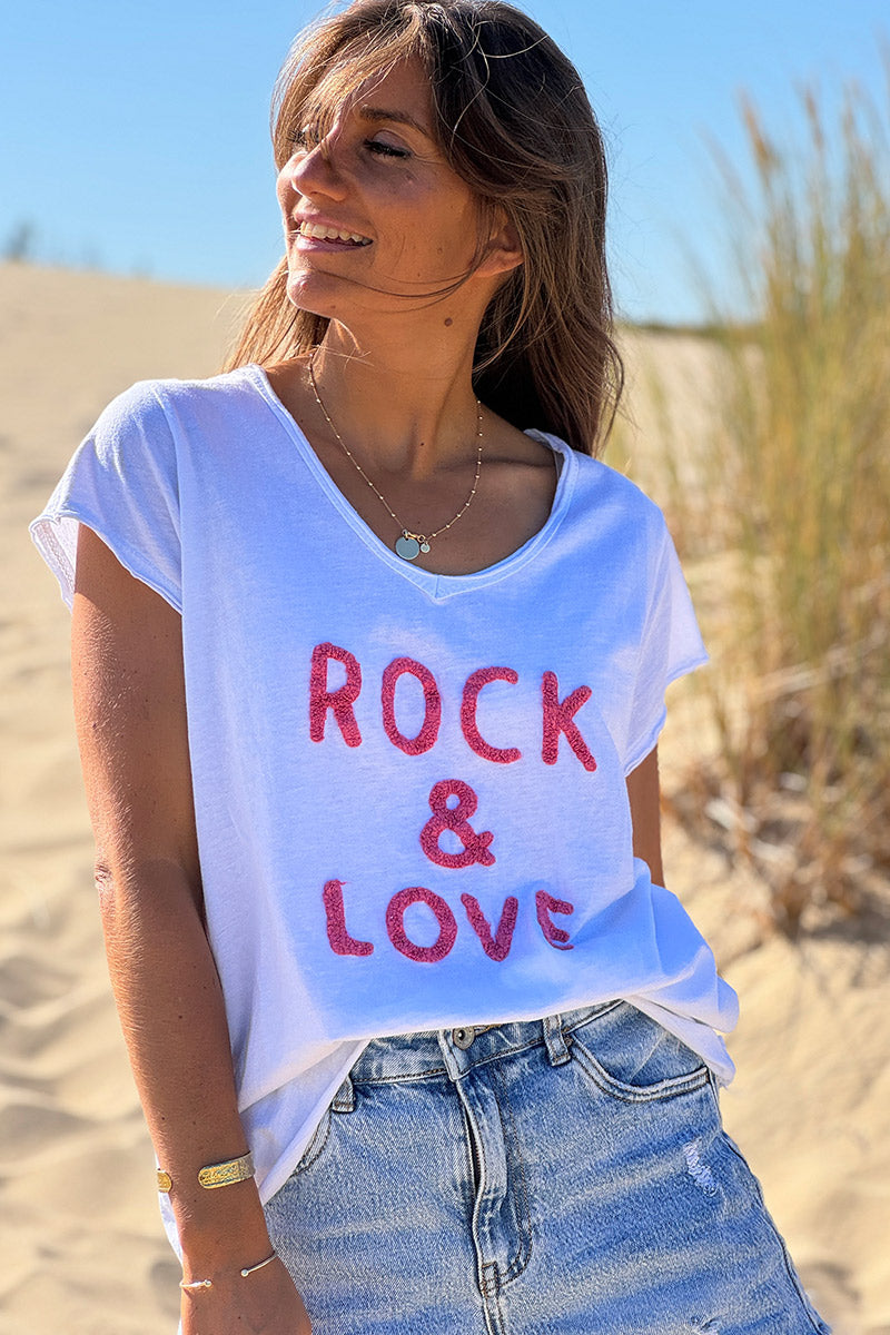 Tshirt blanc manches courtes col V rock and roll en bouclettes rose