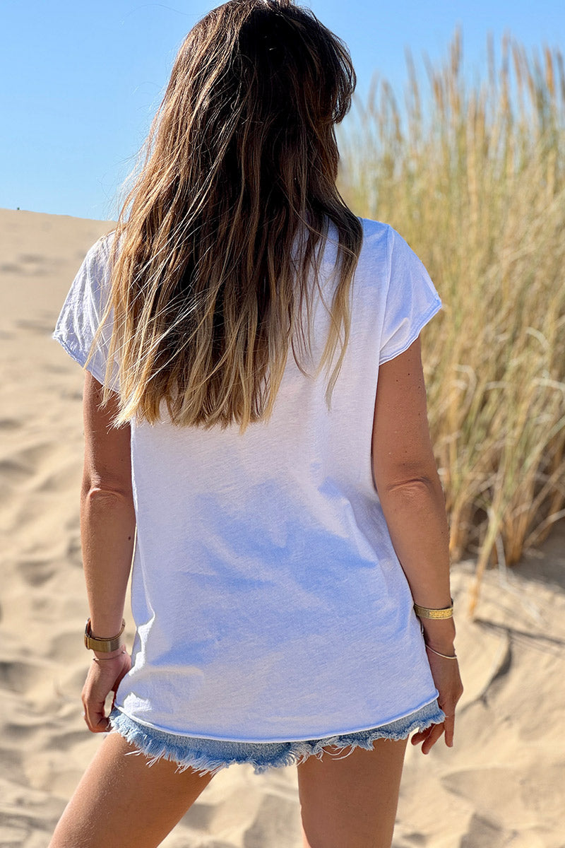 Tshirt blanc manches courtes col V rock and roll en bouclettes rose
